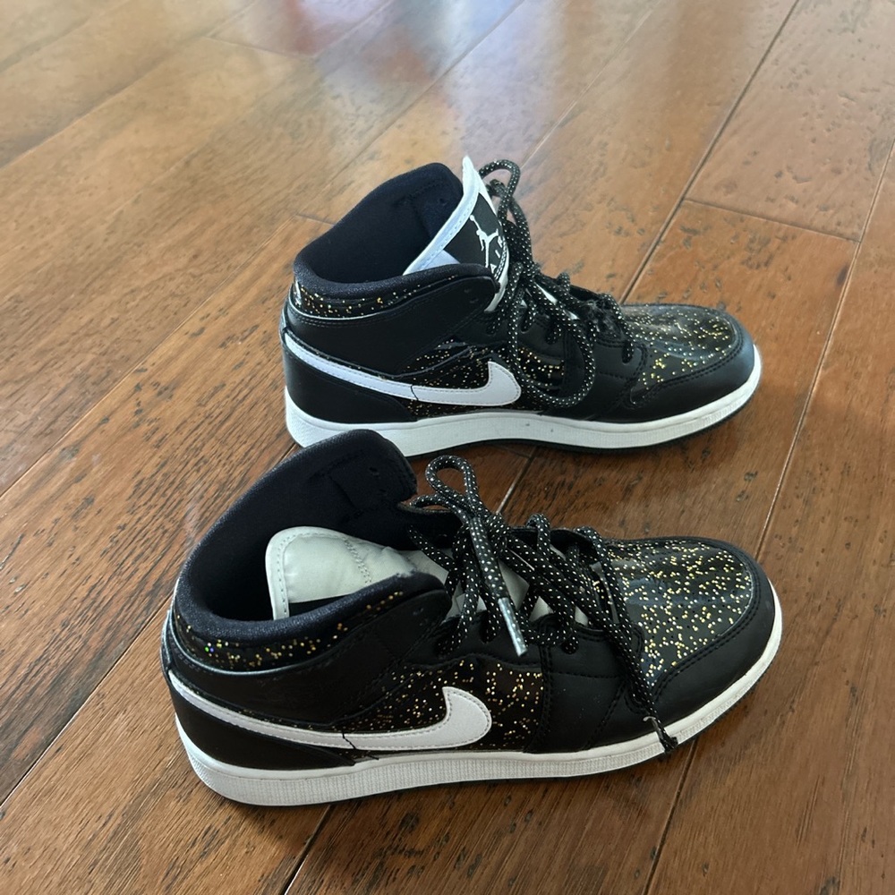nike air jordan 1 mid